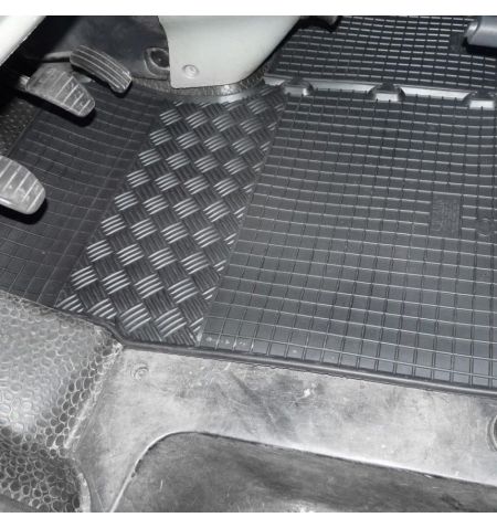 Autokoberce gumové přesné s nízkým okrajem - Dacia Bigster MHEV (2024-) | Filson Store