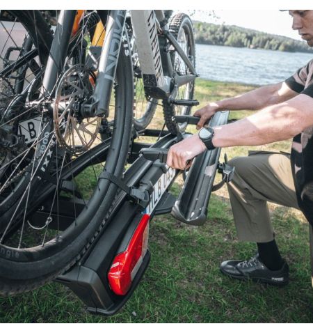 Nosič na tažné zařízení na 2+1 kola / elektrokola / Fatbike Thule VeloSpace 3 - sklopný skládací / černý / s rozšířením o 1 k...