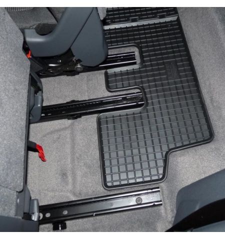 Autokoberce gumové přesné - Volkswagen T6 (Typ SG/SH) Caravelle (2015-2023) čtyřdílná sada / koberec přes tunel 2-sedadla | F...
