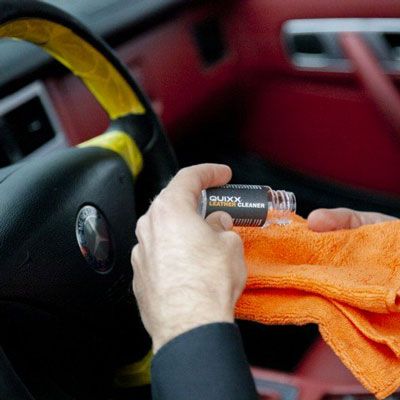 Sada na opravu kůže a vinylu Quixx Leather and Vinyl Repair Kit - Čištění povrchu