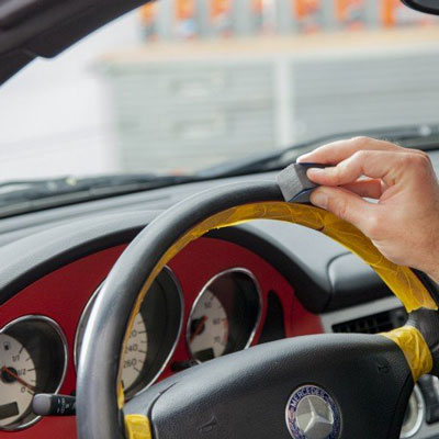 Sada na opravu kůže a vinylu Quixx Leather and Vinyl Repair Kit - Obroušení místa