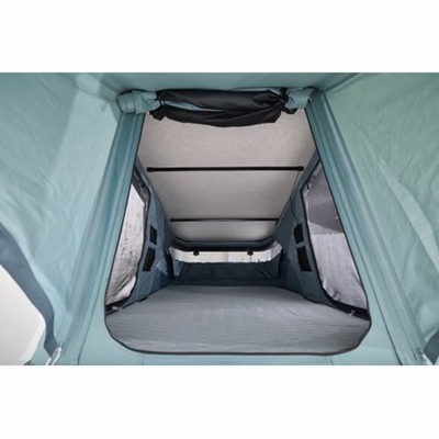 Vzdušný interiér s dostatkem prostoru | Střešní autostan Thule Widesky pro 2 osoby - s aluminiovou skořepinou / tmavě břidlicový | Filsonstore Vzdušný interiér s dostatkem prostoru | Střešní autostan Thule Widesky pro 2 osoby - s aluminiovou skořepinou / tmavě břidlicový | Filsonstore