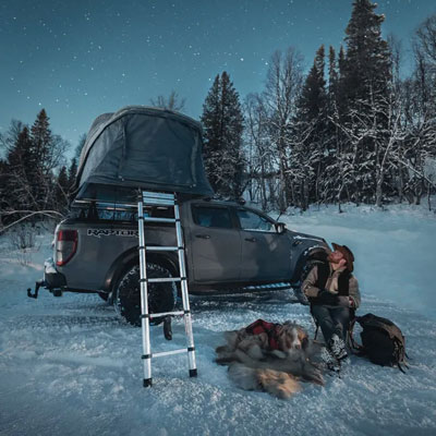Testování v extrémních podmínkách | Střešní autostan Thule Widesky pro 2 osoby - s aluminiovou skořepinou / tmavě břidlicový | Filsonstore Testování v extrémních podmínkách | Střešní autostan Thule Widesky pro 2 osoby - s aluminiovou skořepinou / tmavě břidlicový | Filsonstore