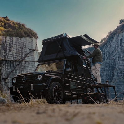 Motorové ovládání s dálkovým ovladačem | Střešní autostan Wild Land Sky Rover pro 2-3 osoby - elektrické zvedání / tmavě šedý | Filsonstore Motorové ovládání s dálkovým ovladačem | Střešní autostan Wild Land Sky Rover pro 2-3 osoby - elektrické zvedání / tmavě šedý | Filsonstore