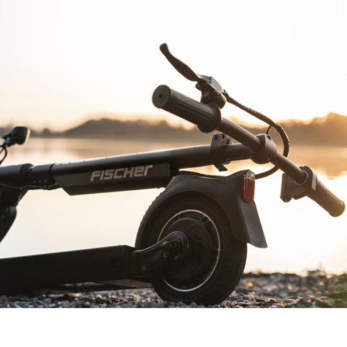 Městská elektrokoloběžka Fischer E-Scooter Ioco 1-0 - motor 350W v zadním kole baterie v základně Městská elektrokoloběžka Fischer E-Scooter Ioco 1-0 - motor 350W v zadním kole baterie v základně