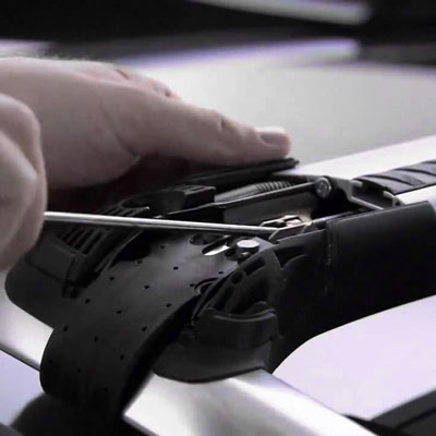 Snadná montáž | Střešní nosič Thule WingBar Edge Silver | Filsonstore