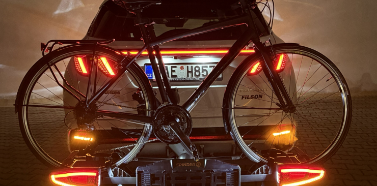 Spinder TX2 nejlepší nosič na trhu: Moderní nosič na 2 kola s LED dynamickými blinkry a LED světly