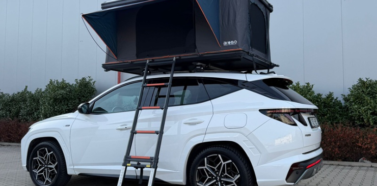 Inovovaný autostan Aroso Schwarzwald 2026: Luxusní hliníková Pevnost na Střeše Vašeho Vozidla. 